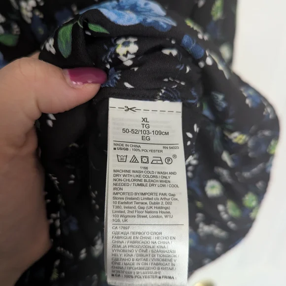 Banana Republic - Floral Black and Blue Peplum Blouse - XL - Picture 8 of 8